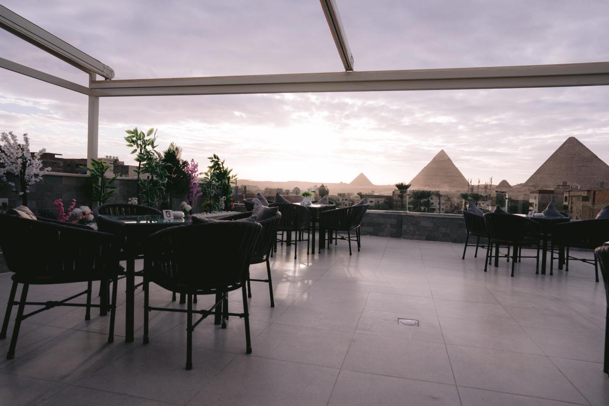 Tuya Pyramids Hotel 4*