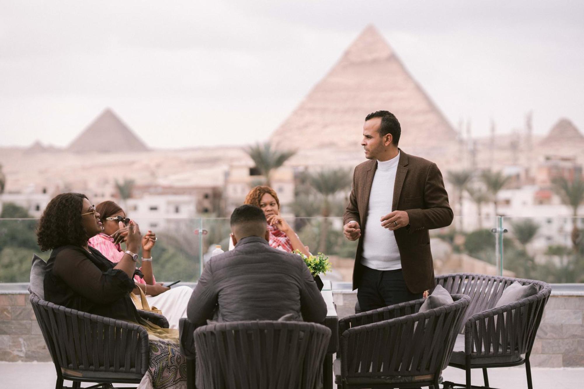 Tuya Pyramids 4*