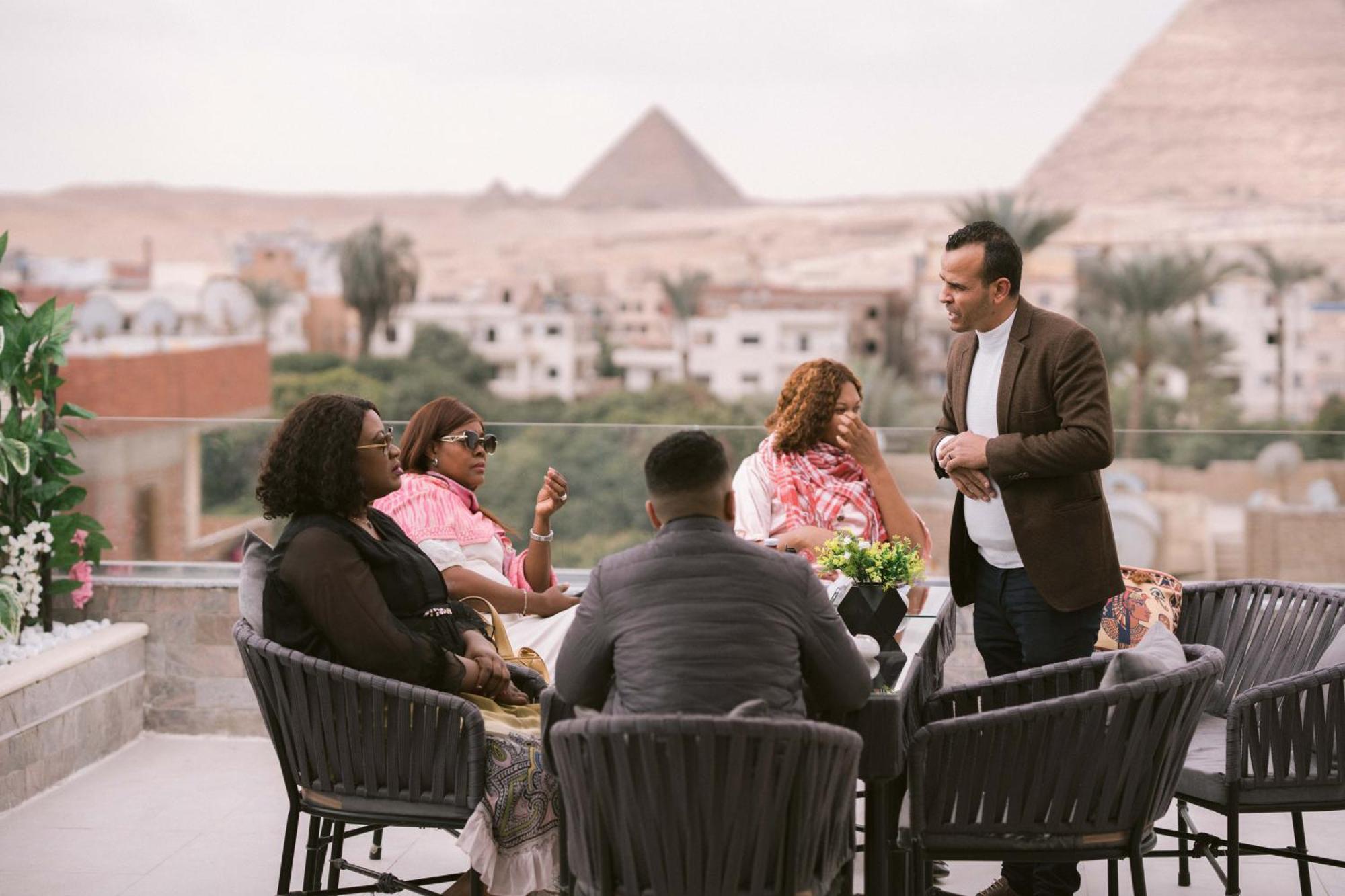 Tuya Pyramids 4*